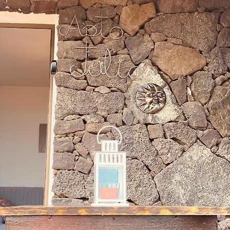 Julia La Asomada (Lanzarote)